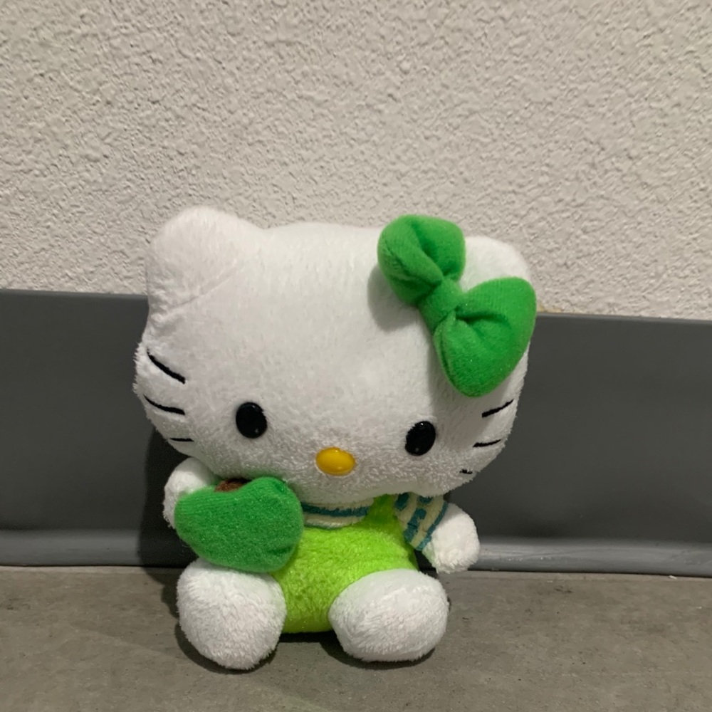 Hello kitty plush: green apple beanie baby